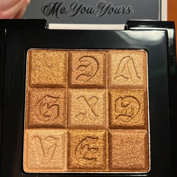 GXVE Check My Glow Illuminating Highlighter - Picture 5 of 16